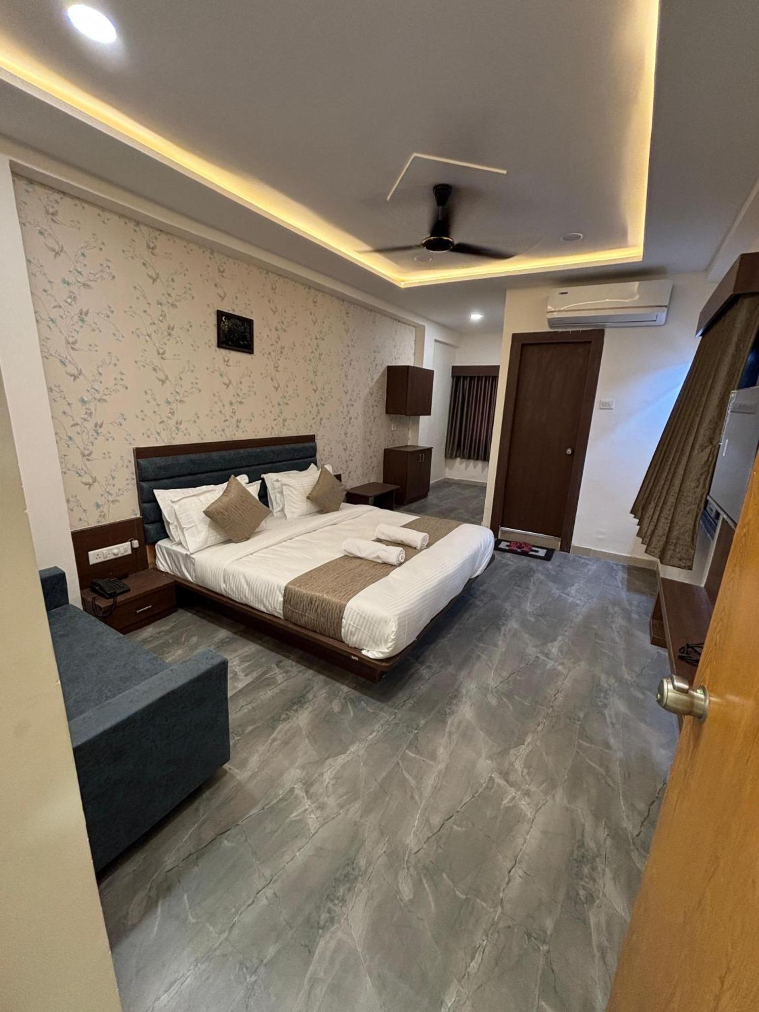 Hotel Mountain Bharuch Dış mekan fotoğraf