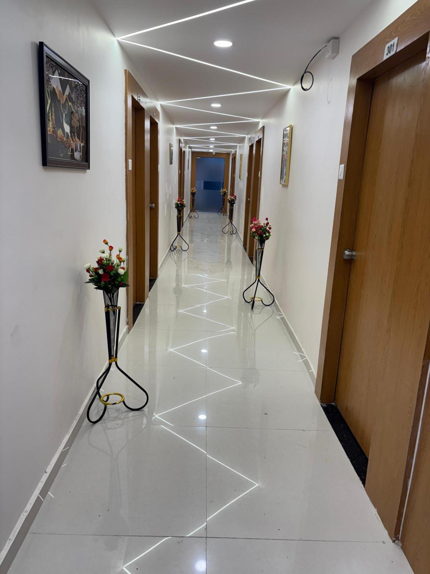 Hotel Mountain Bharuch Dış mekan fotoğraf
