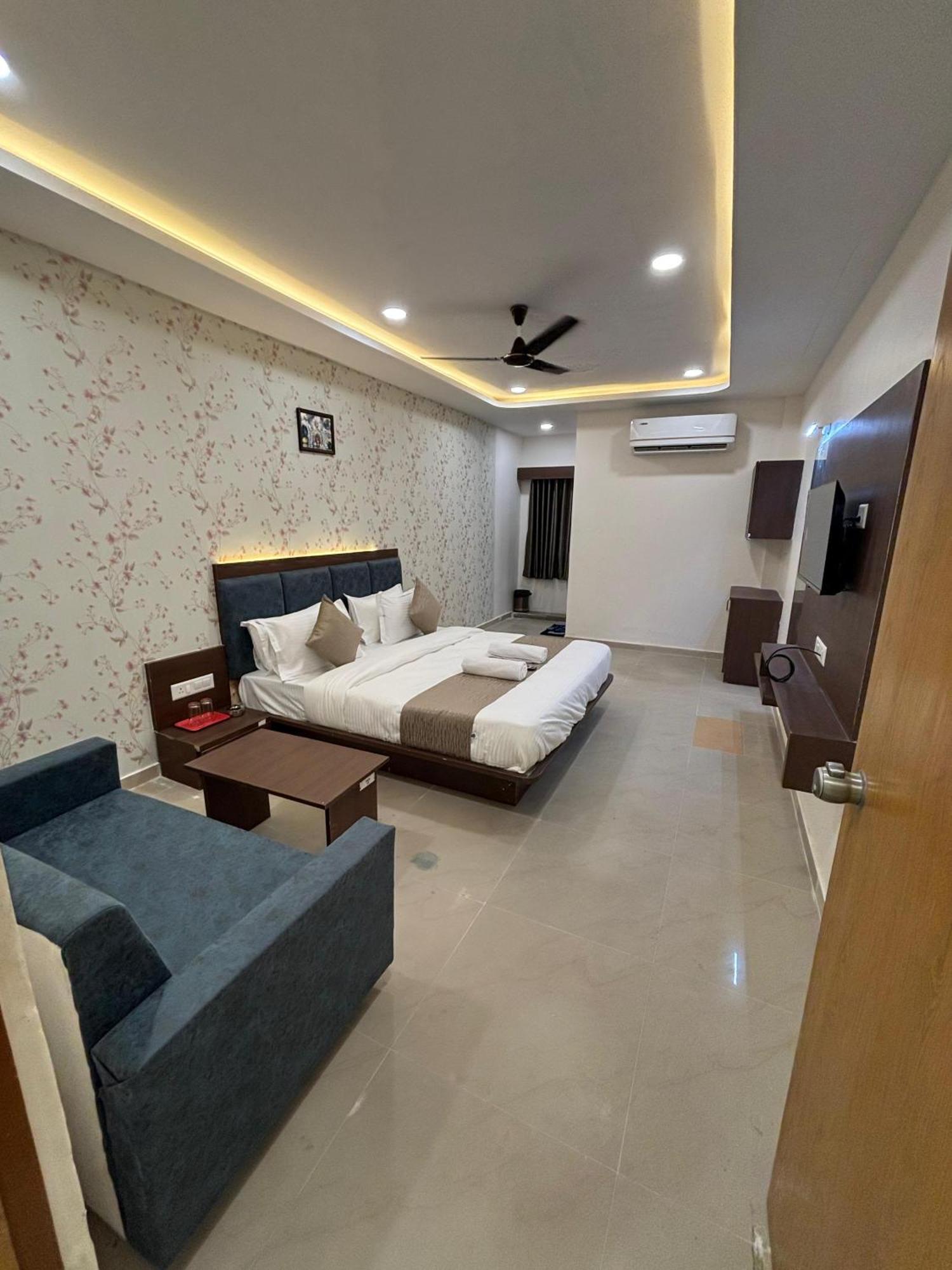 Hotel Mountain Bharuch Dış mekan fotoğraf